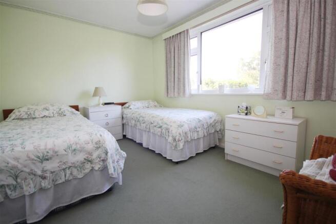 bedroom 2.JPG