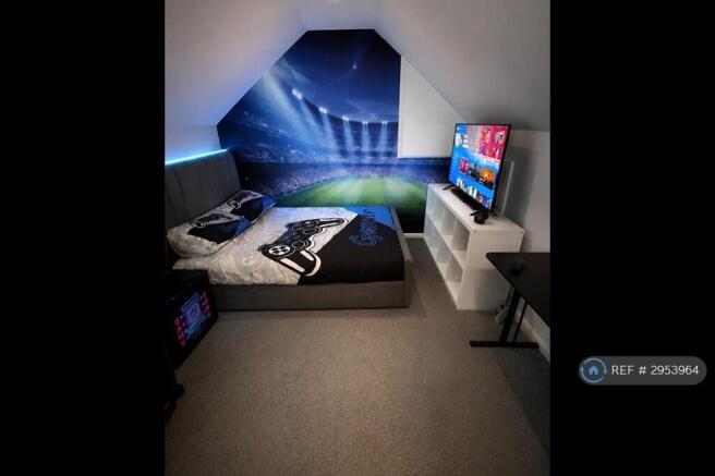 2 bed Semi-Detached to rent Image 3
