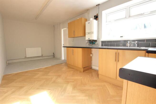 4 bed Terraced for sale Image 5