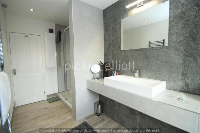 Re Fitted Luxury Bathroom