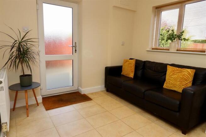 4 bed Detached for sale Image 5