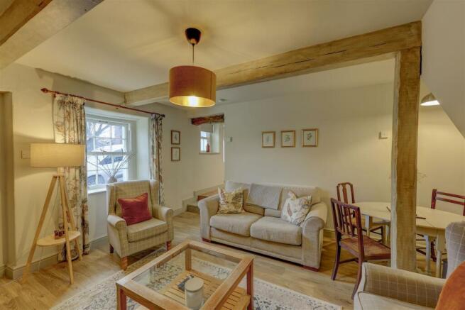 Lounge & Dining