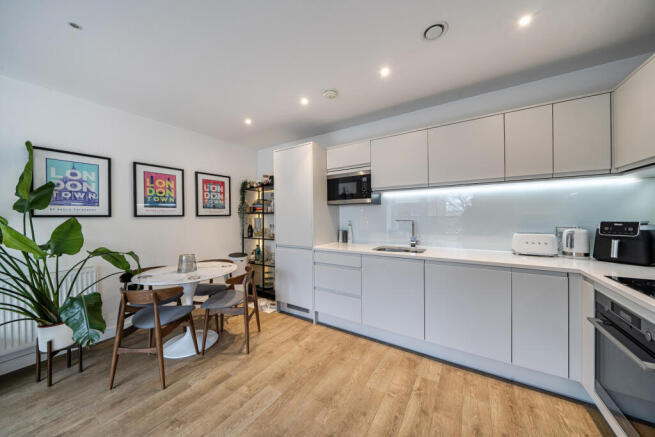 1417808-8-699c5a2...