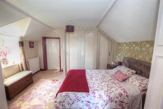 MASTER BEDROOOM