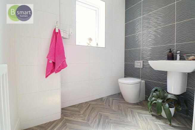 4 bed Semi-Detached for sale Image 6
