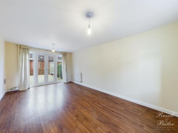 CAM00829P1-PR0056-STILL01