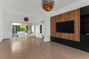 23, Onslow Gardens, Hornsey, London N10 3JT