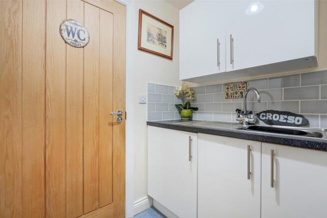 2 bed Town House for sale Image 9