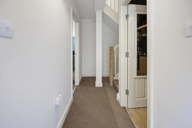 2 bed Apartment for sale Image 6