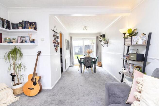 Lounge/Dining Room