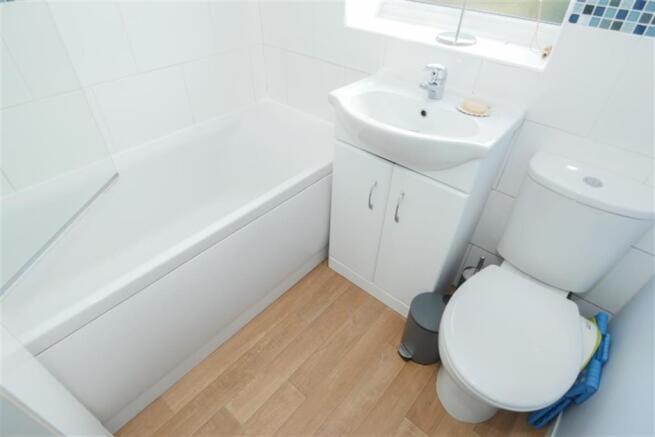 BATHROOM/WC