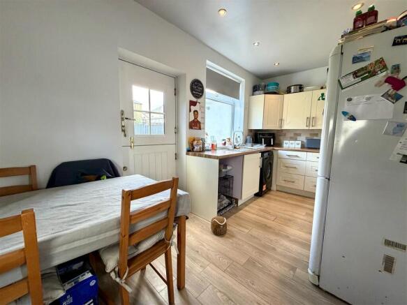 2 bed Semi-Detached for sale Image 5