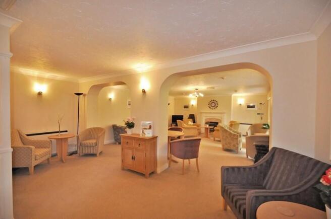 RESIDENTS LOUNGE