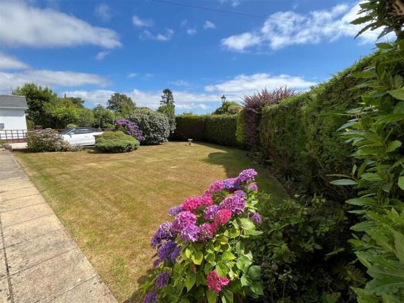 Front Garden.jpg