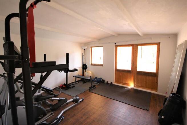Photo 10
