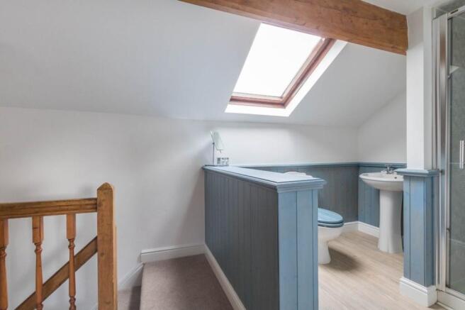 LANDING - OPEN PLAN TO INCLUDE SHOWER ROOM