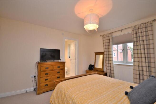 6 Bed 1 Englands Field.JPG