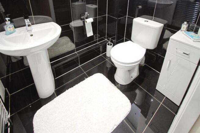 4 bed Detached for sale Image 10