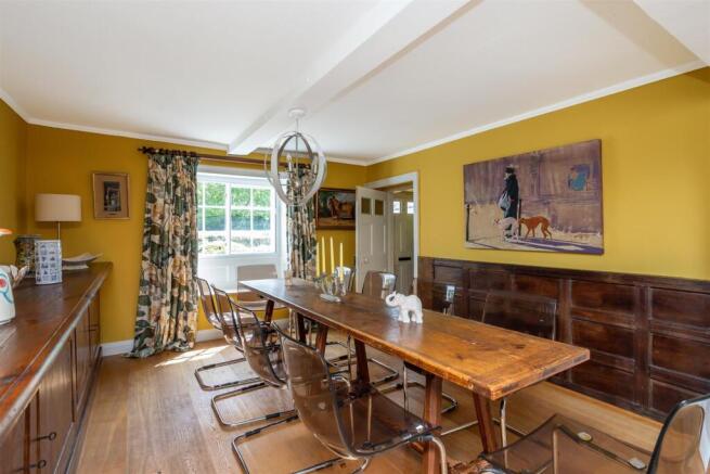 5 bed Detached for sale Image 10