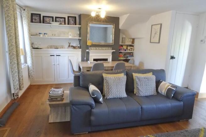 Sitting Room / Dining Room