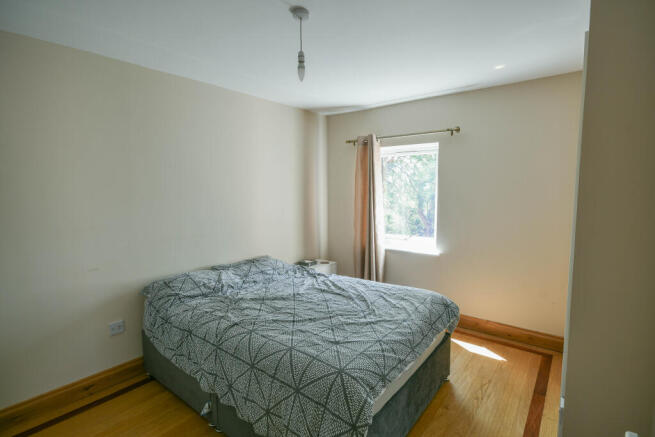 2 bed Flat for sale Image 12