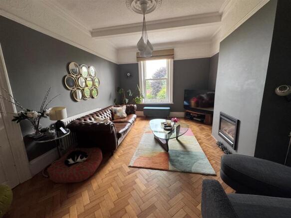 4 bed Detached for sale Image 10