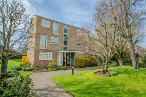 Harrowdene Gardens, Teddington, TW11