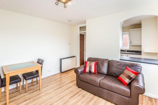 1 bed Flat to rent Image 4