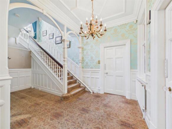 4 bed Detached for sale Image 6