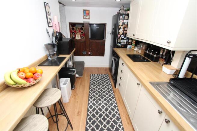 2 bed Terraced for sale Image 6