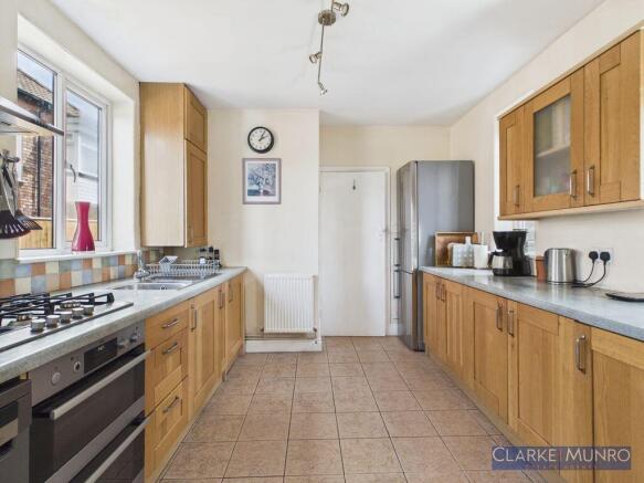 4 bed Semi-Detached for sale Image 7