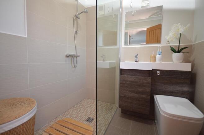 Elder Drive, Upton (19)Ensuite