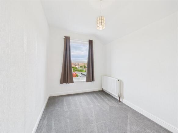 3 bed Terraced to rent Image 8