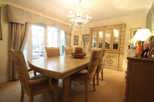 Spacious dining r...