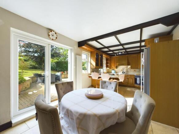 KITCHEN / BREAKFAST ROOM