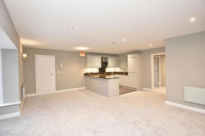 2 bed Flat to rent Image 5