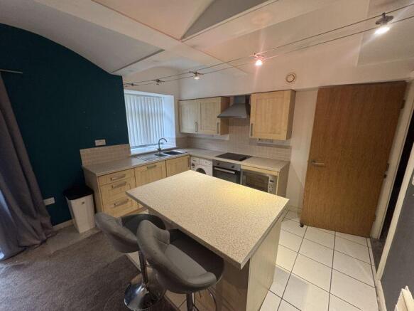 2 bed Flat for sale Image 6