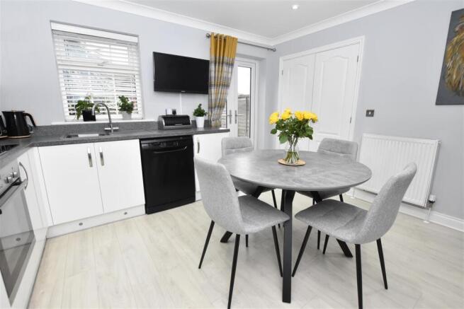 Kitchen Dining Area