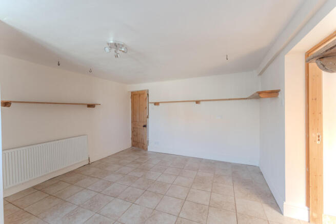 5 bed Detached for sale Image 7