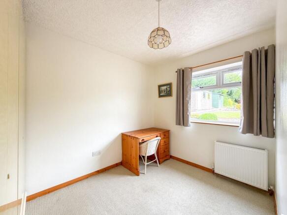 4 bed Bungalow for sale Image 8