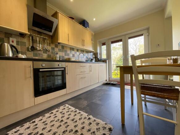 2 bed Flat for sale Image 7