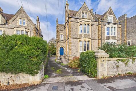 Spacious period living in Clevedon with gardens