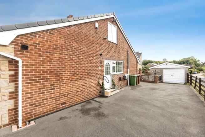 2 bed Semi-Detached Bungalow for sale Image 9