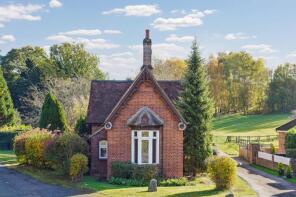 Beaconsfield Lodge, Oxford Road, Gerrards Cross SL9 8TB