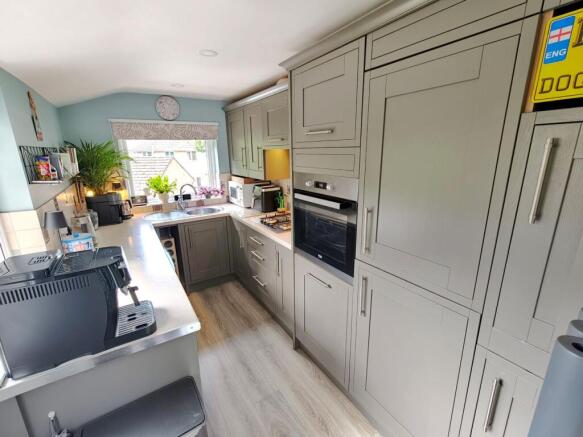3 bed Town House for sale Image 4
