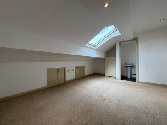 3 bed End of Terrace to rent Image 9