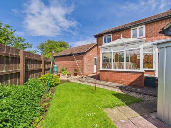 4 bed Detached for sale Image 12