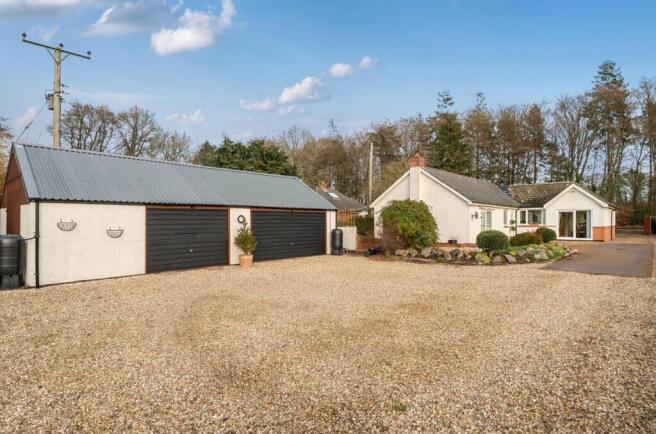 Garage/Workshop