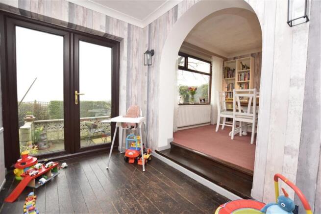 PLAY ROOM