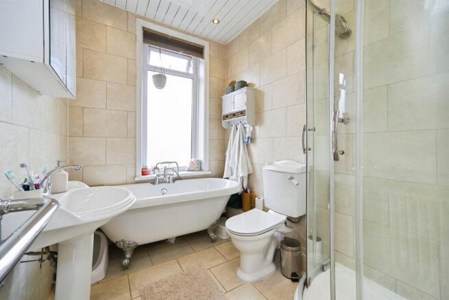 3 bed Terraced for sale Image 9